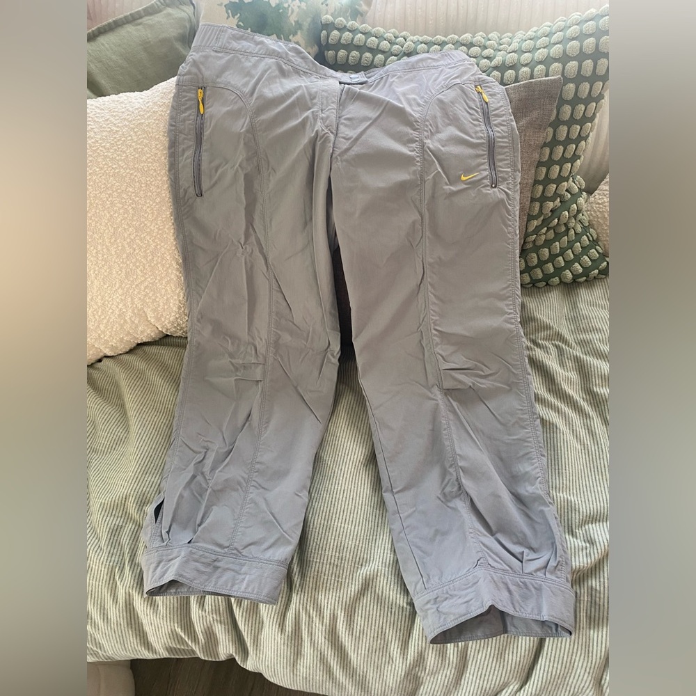 Nike Capri Gray Pants with Yellow Details, Size M (8-10)